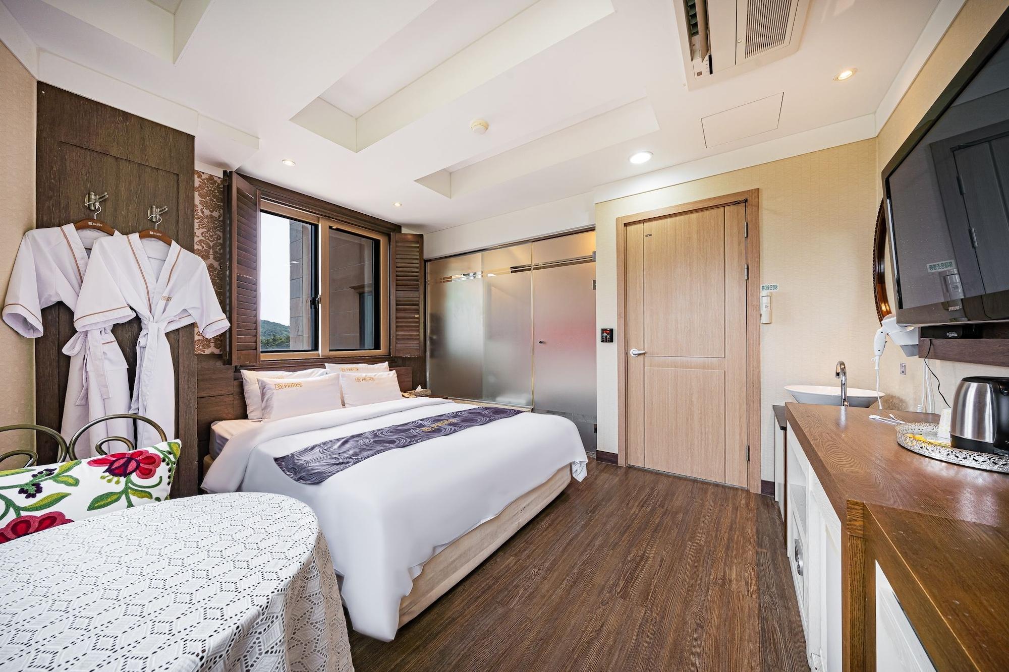 Incheon Prince Hotel Екстер'єр фото