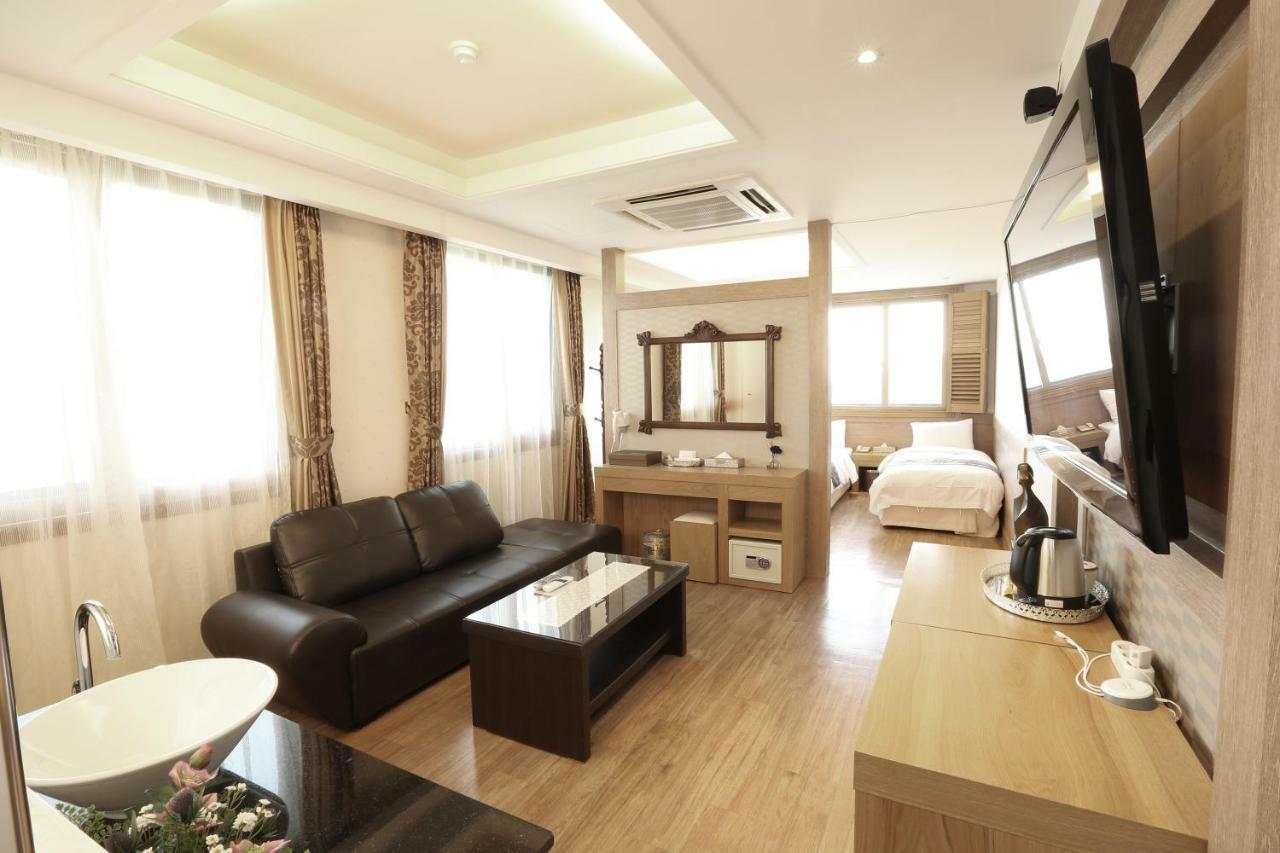 Incheon Prince Hotel Екстер'єр фото