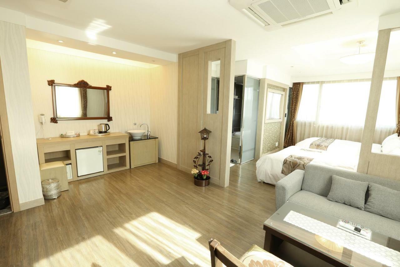 Incheon Prince Hotel Екстер'єр фото